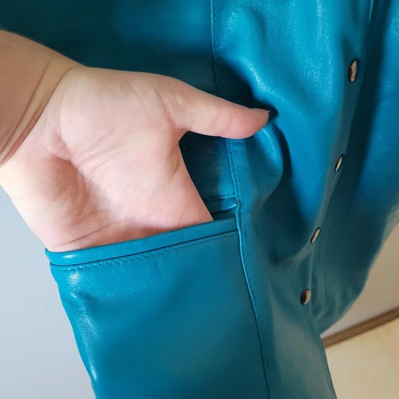 1980s teal blue leather jacket and pencil skirt, 3 piece suit set - Picture 12 of 16